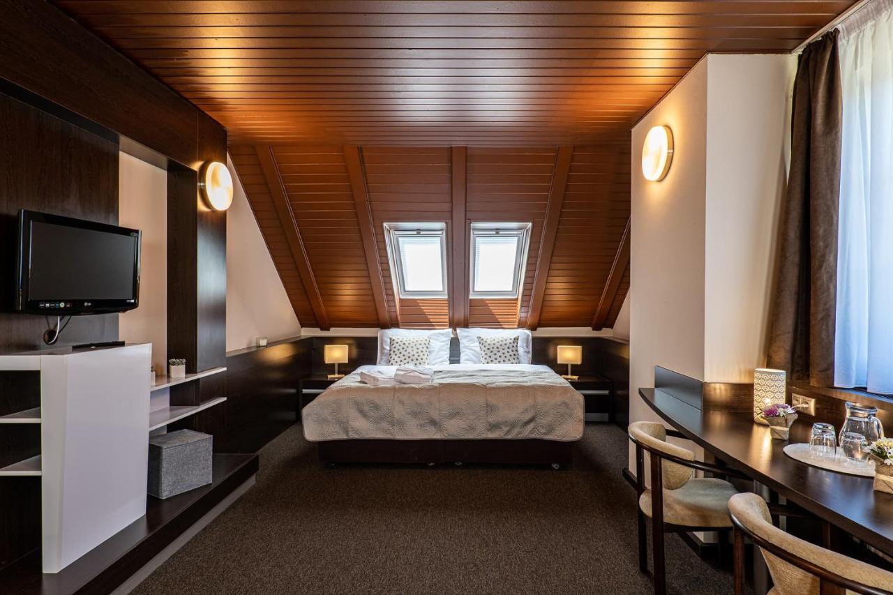Horní Lomná Wellness Hotel Pod Kycmolem מראה חיצוני תמונה