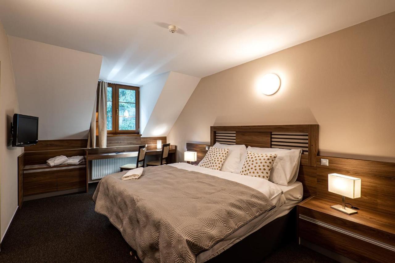 Horní Lomná Wellness Hotel Pod Kycmolem מראה חיצוני תמונה